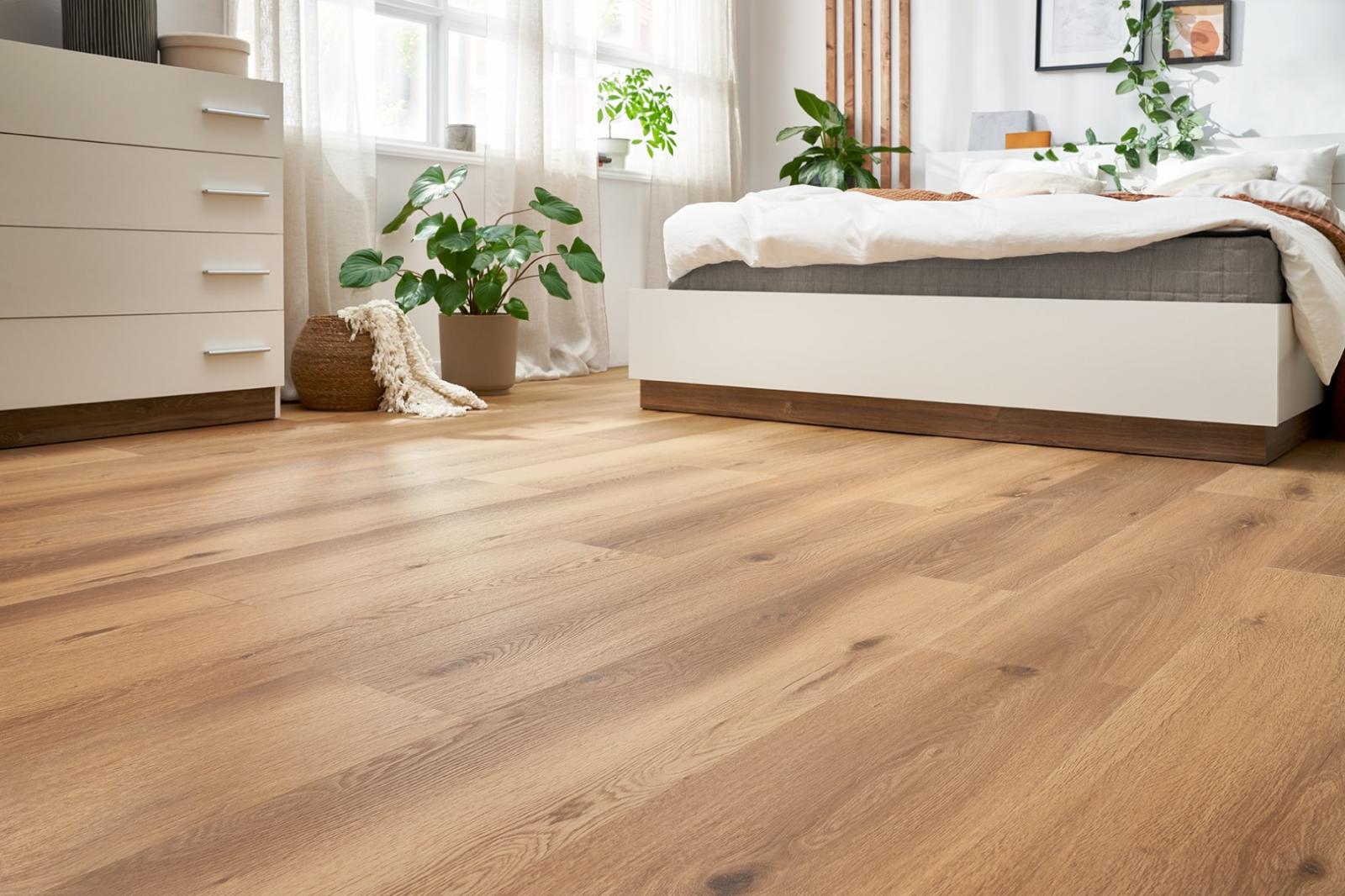 Mineralna kompozitna podlaha bez obsahu ftalatov WOODRIC WOOD STRUCTURE